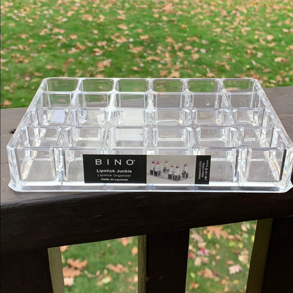 Makeup vanity table items ❤️💘 - Picture 6 of 10